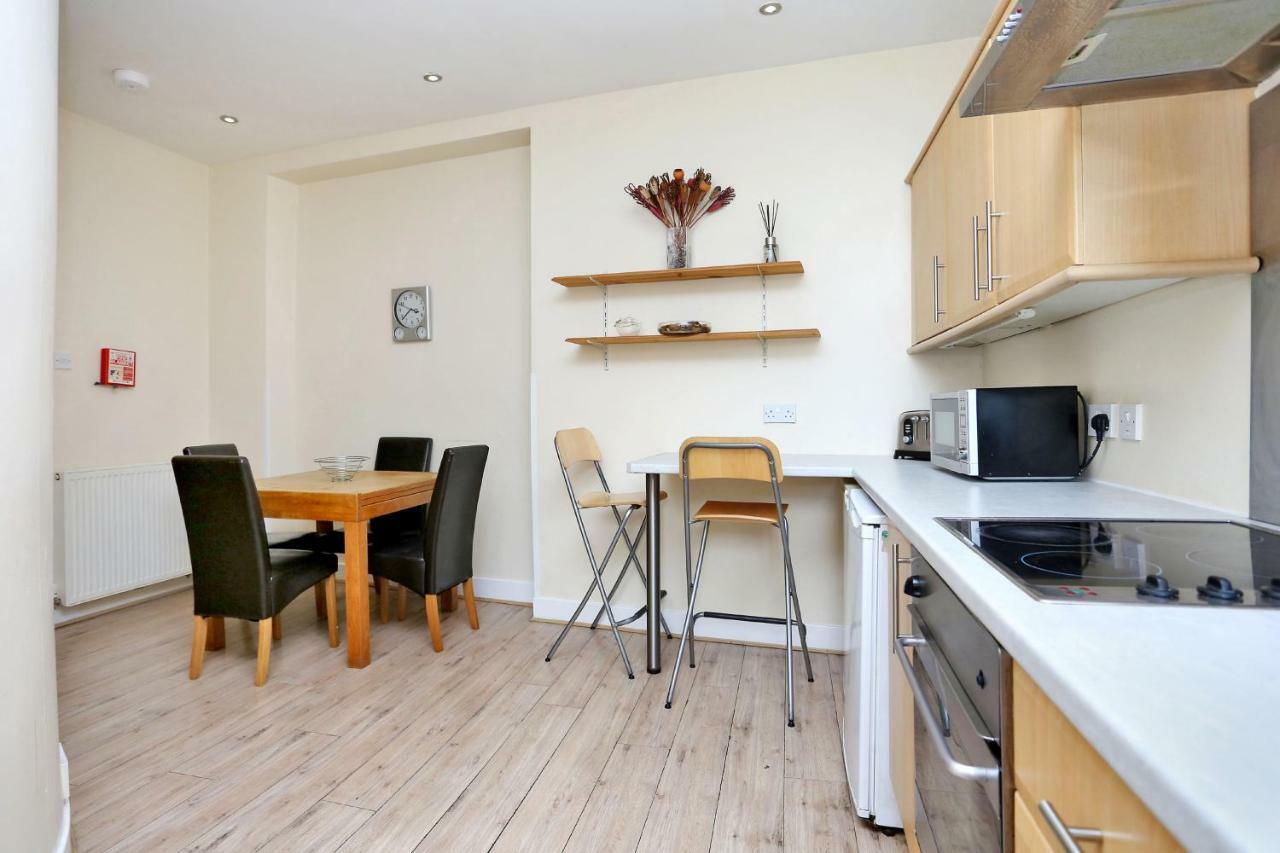World's End - Historic 2 Bed On The Royal Mile, Sleeps 4 Appartement *